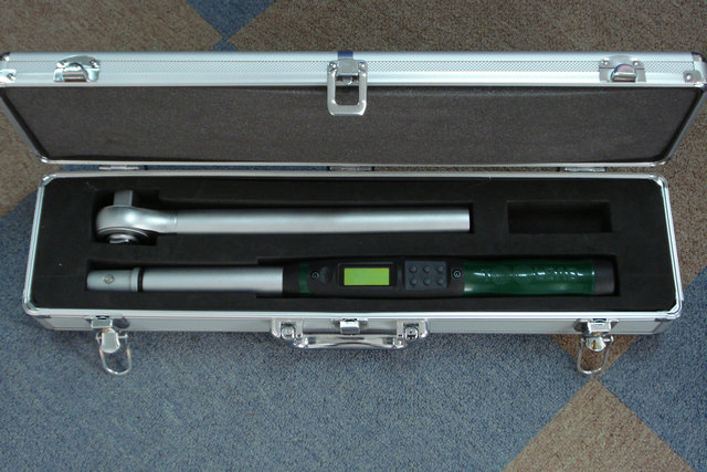 ���aŤ������