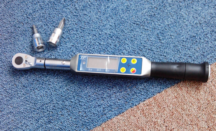 可連接電腦定扭力扳手