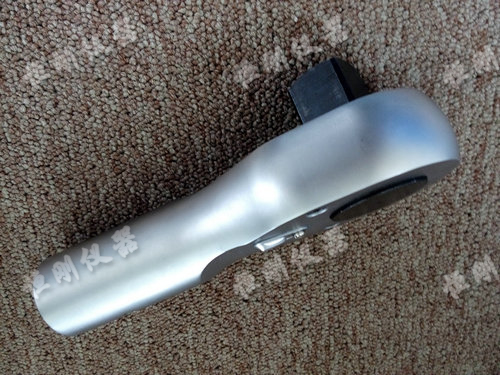 電子數(shù)顯扳手圖片