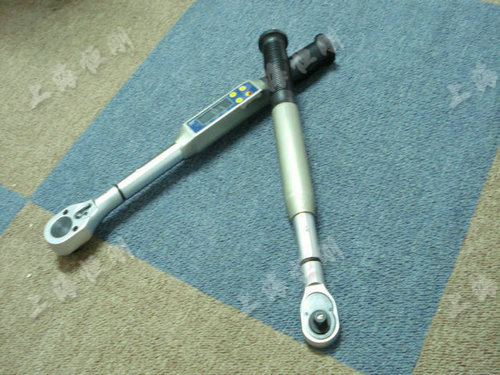 高精度數(shù)顯扭力扳手圖片